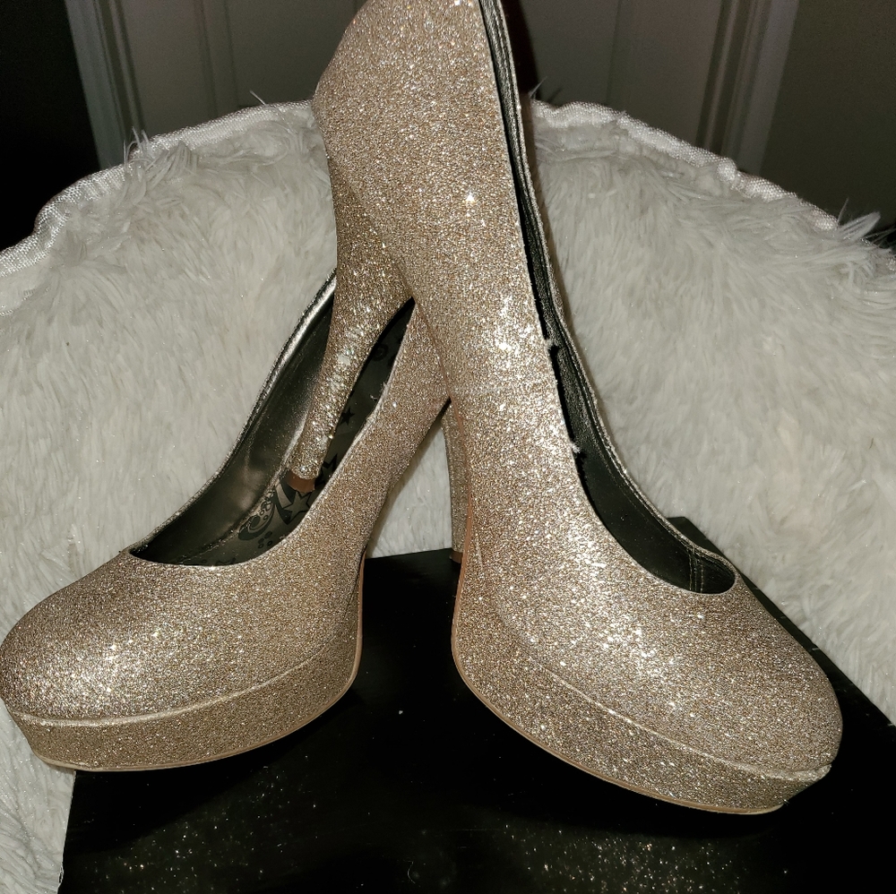 Shoes (heels)